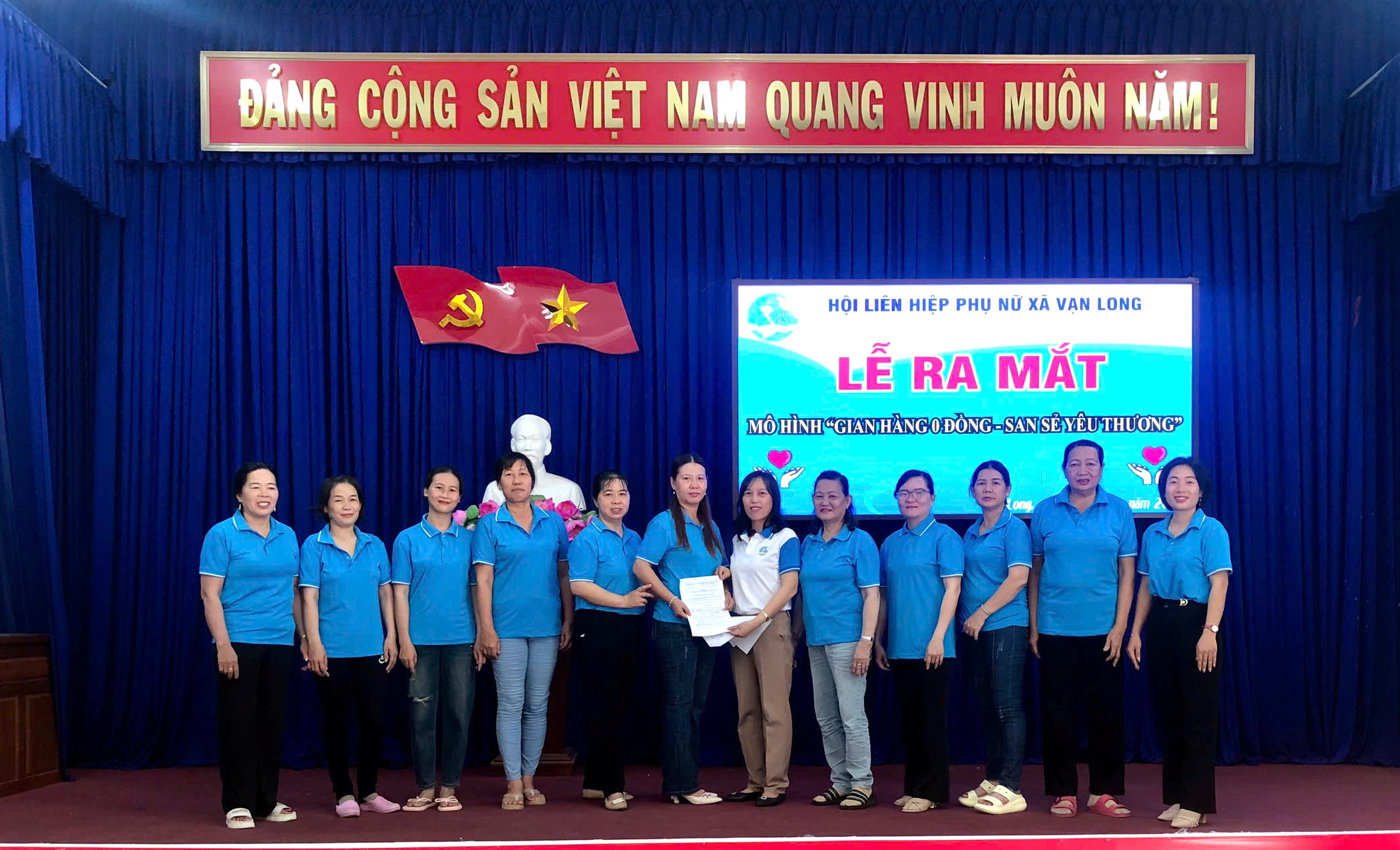 Hội Liên hiệp Phụ nữ xã Vạn Long: Ra mắt mô hình “Gian hàng 0 đồng - san sẻ yêu thương”