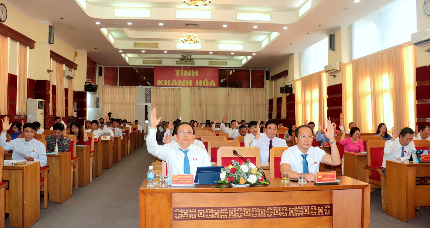 Hỗ trợ 100% học phí cho các cấp học phổ thông công lập