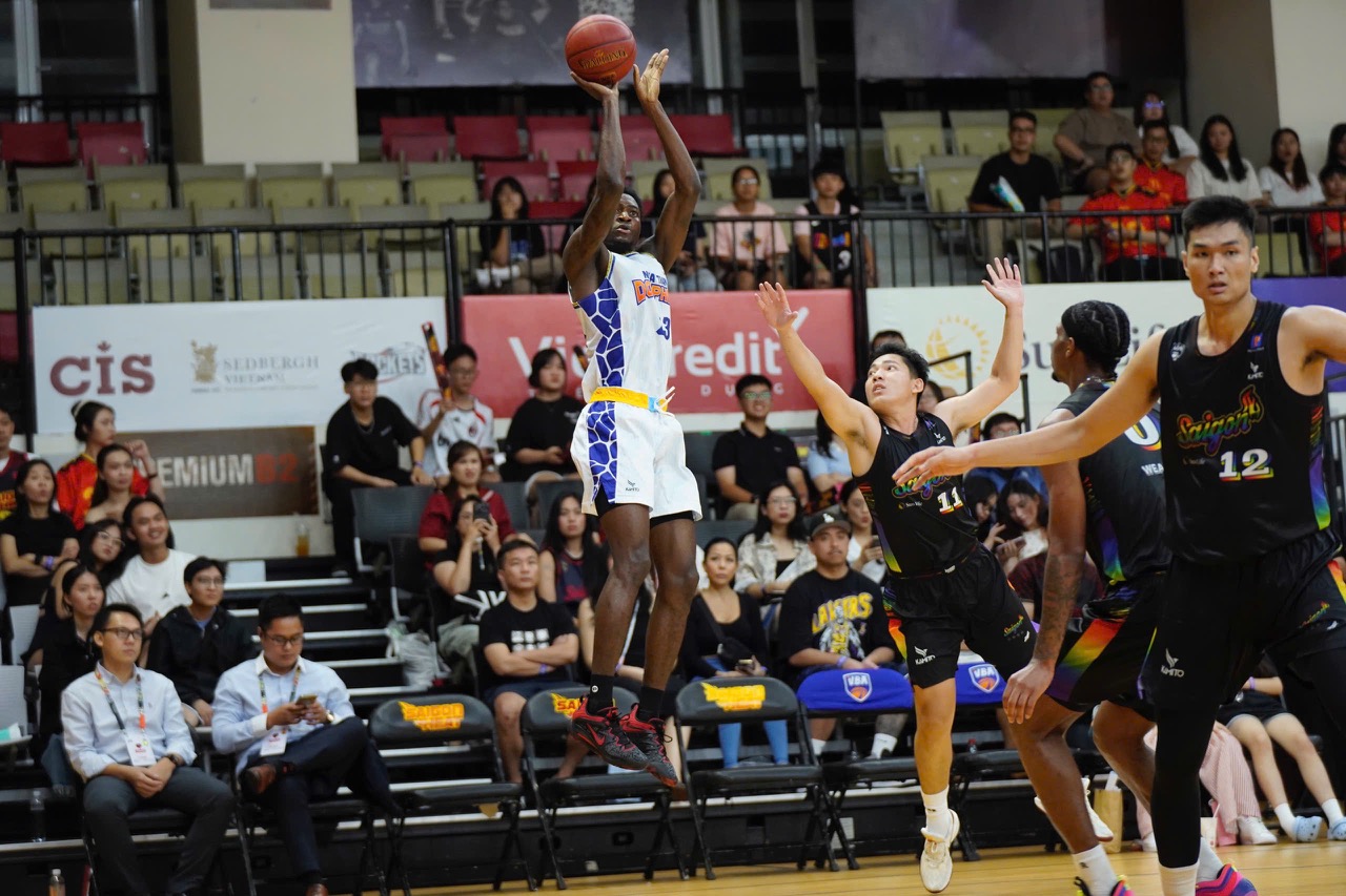 The match between Nha Trang Dolphins and Saigon Heat

