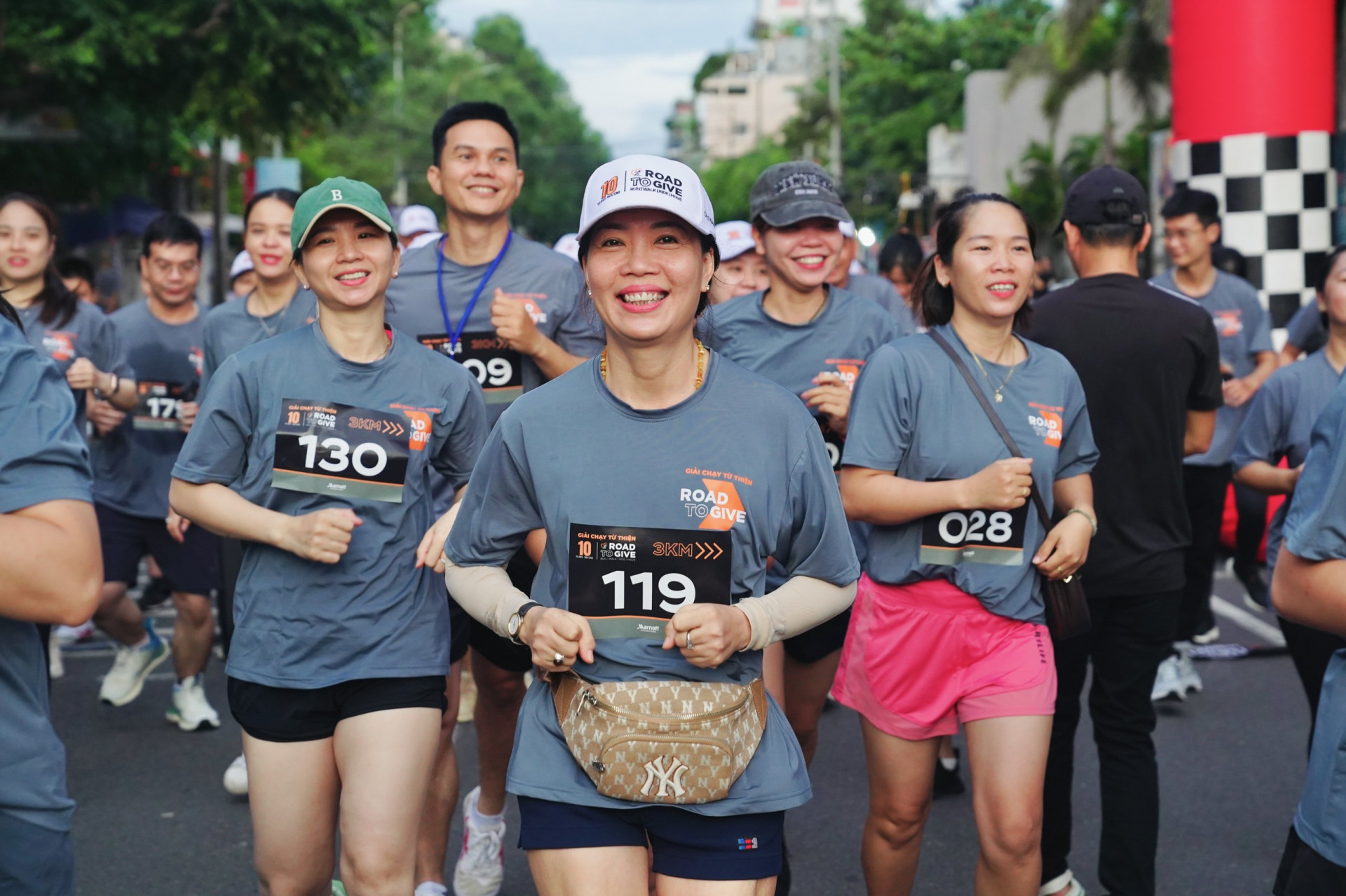 Numerous local people and tourists join charity run - Road To Give 2024

