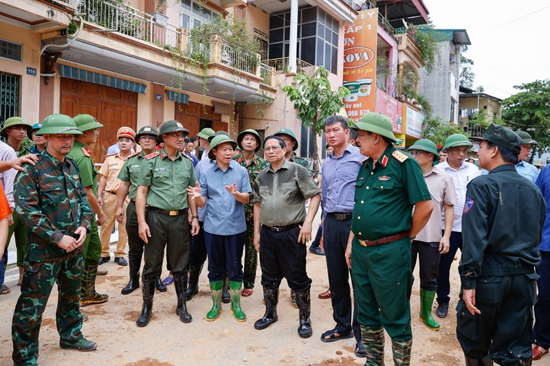 Thủ tướng Phạm Minh Chính thị sát, chỉ đạo ứng phó, khắc phục hậu quả mưa lũ, thiên tai tại Yên Bái.