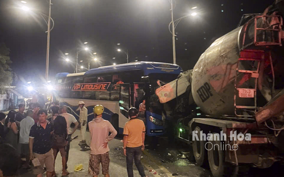 Tai nạn liên hoàn trên cầu vượt, tài xế xe bồn tử vong