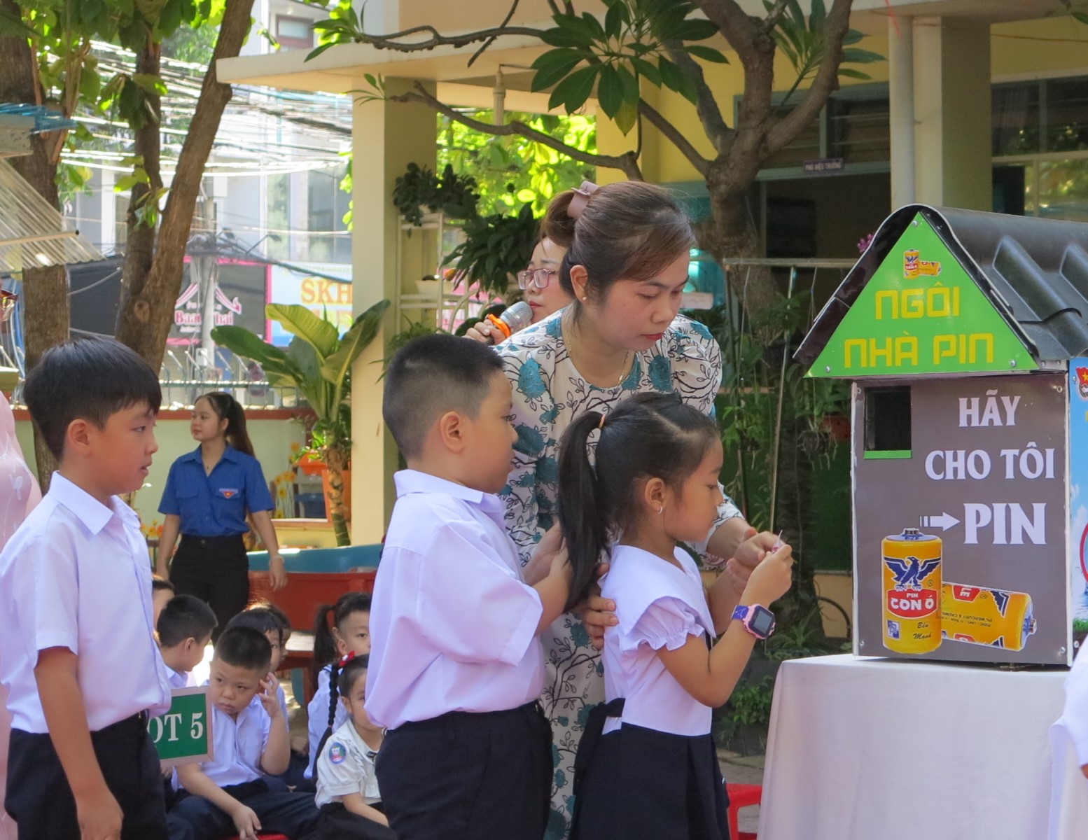 Giáo dục học sinh ý thức bảo vệ môi trường