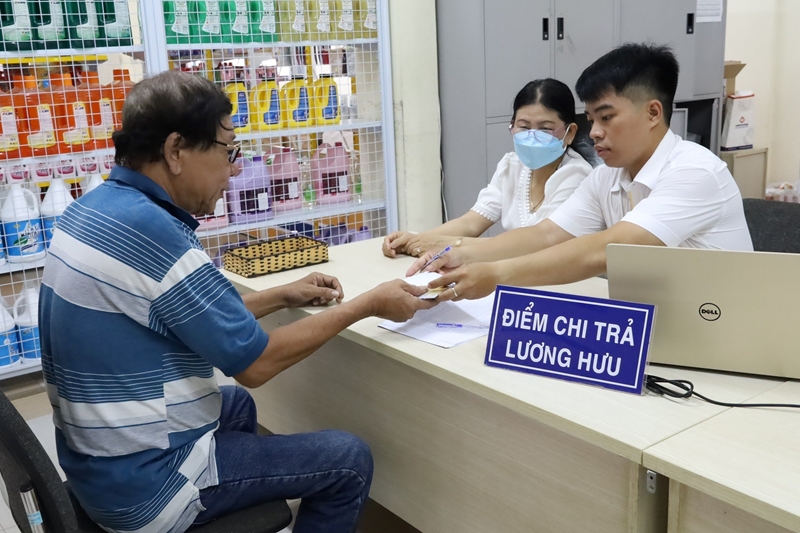 Chi trả lương hưu tháng 9 từ ngày 4-9