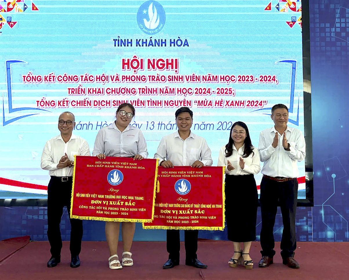 Tổng kết công tác hội và phong trào sinh viên năm học 2023 - 2024