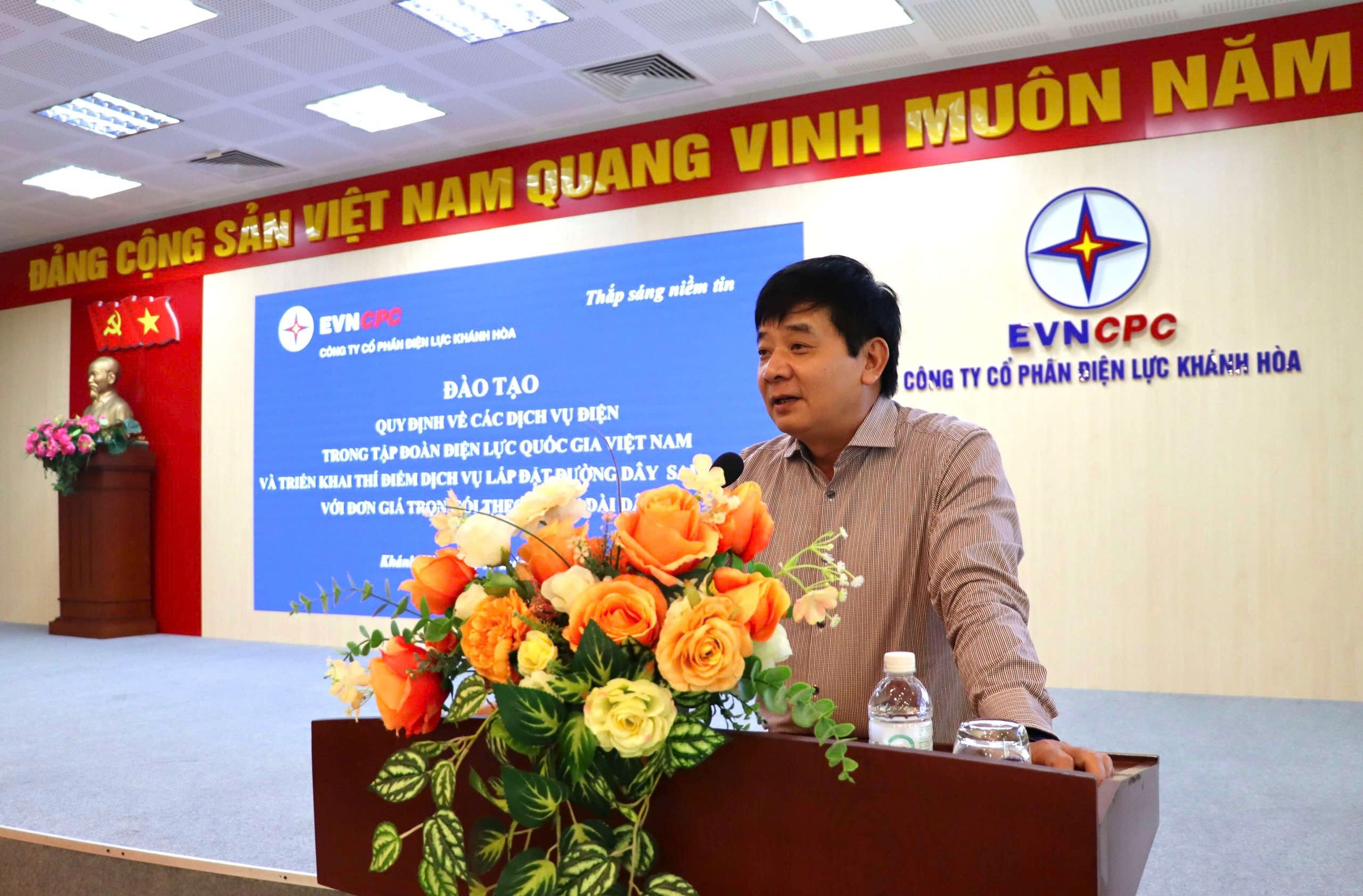 PC Khánh Hòa tổ chức tập huấn quy định về các dịch vụ điện