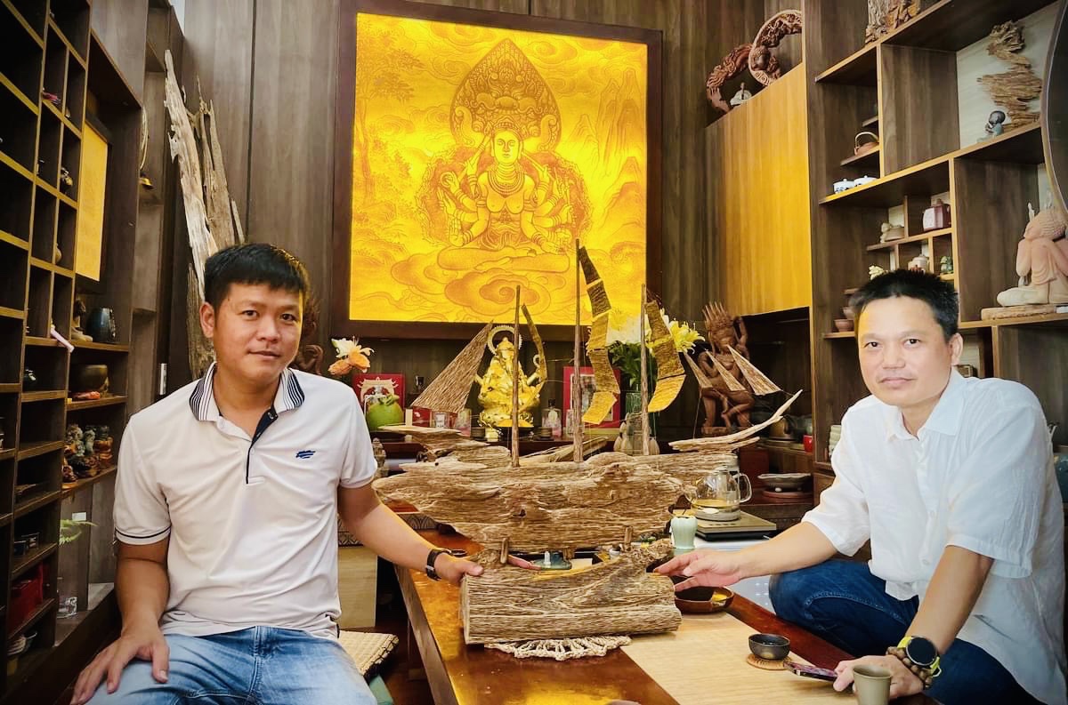 Bán đấu giá sản phẩm mỹ nghệ trầm hương ủng hộ đồng bào miền Bắc bị thiệt hại vì bão lũ