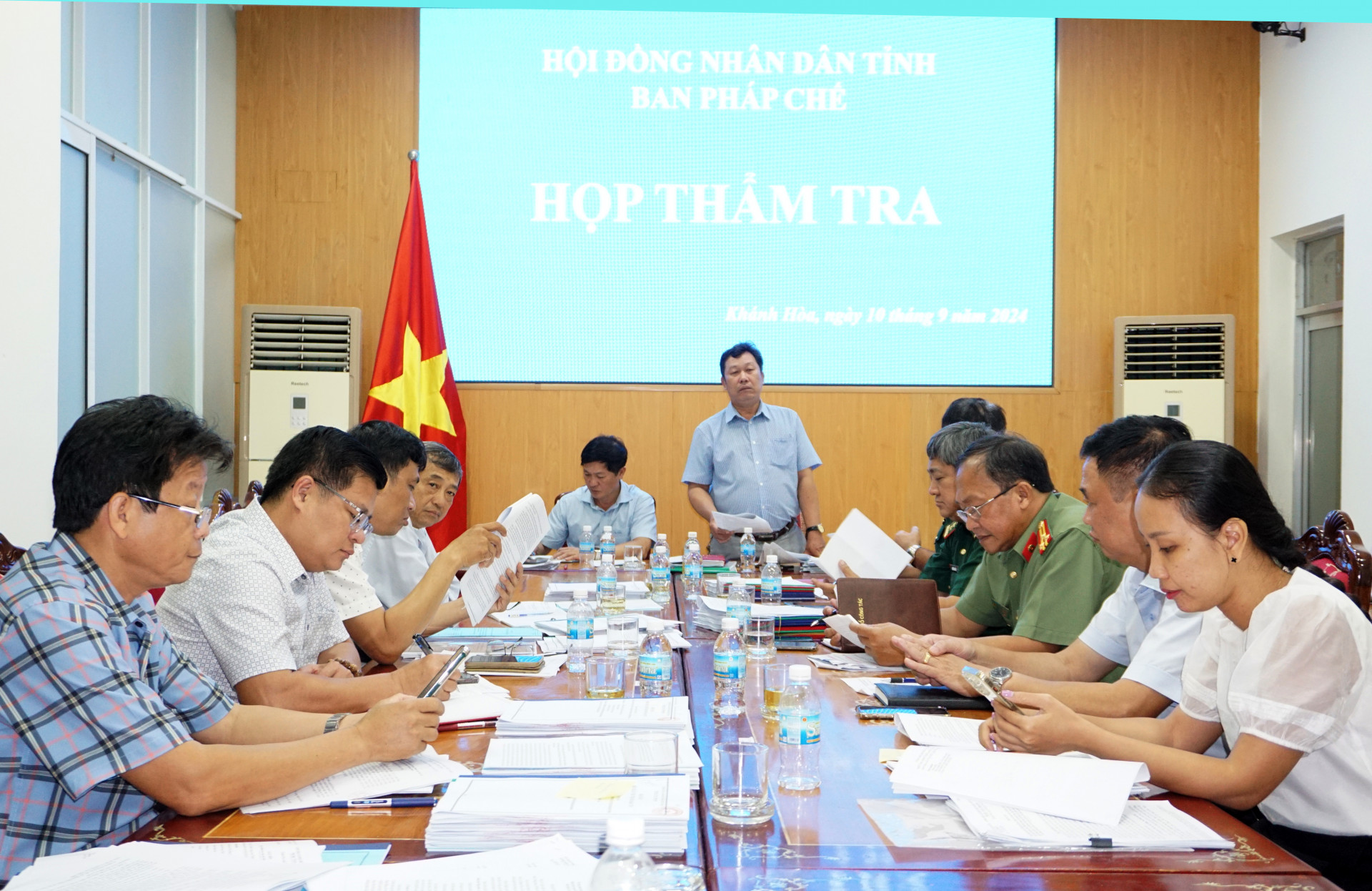 Quang cảnh tại cuộc họp thẩm tra của Ban Pháp chế HĐND tỉnh