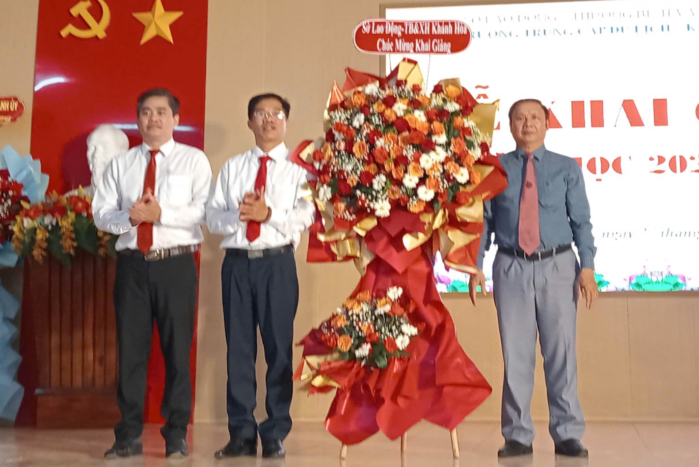 Trường Trung cấp Du lịch - Kỹ thuật Cam Ranh khai giảng năm học mới 2024 - 2025