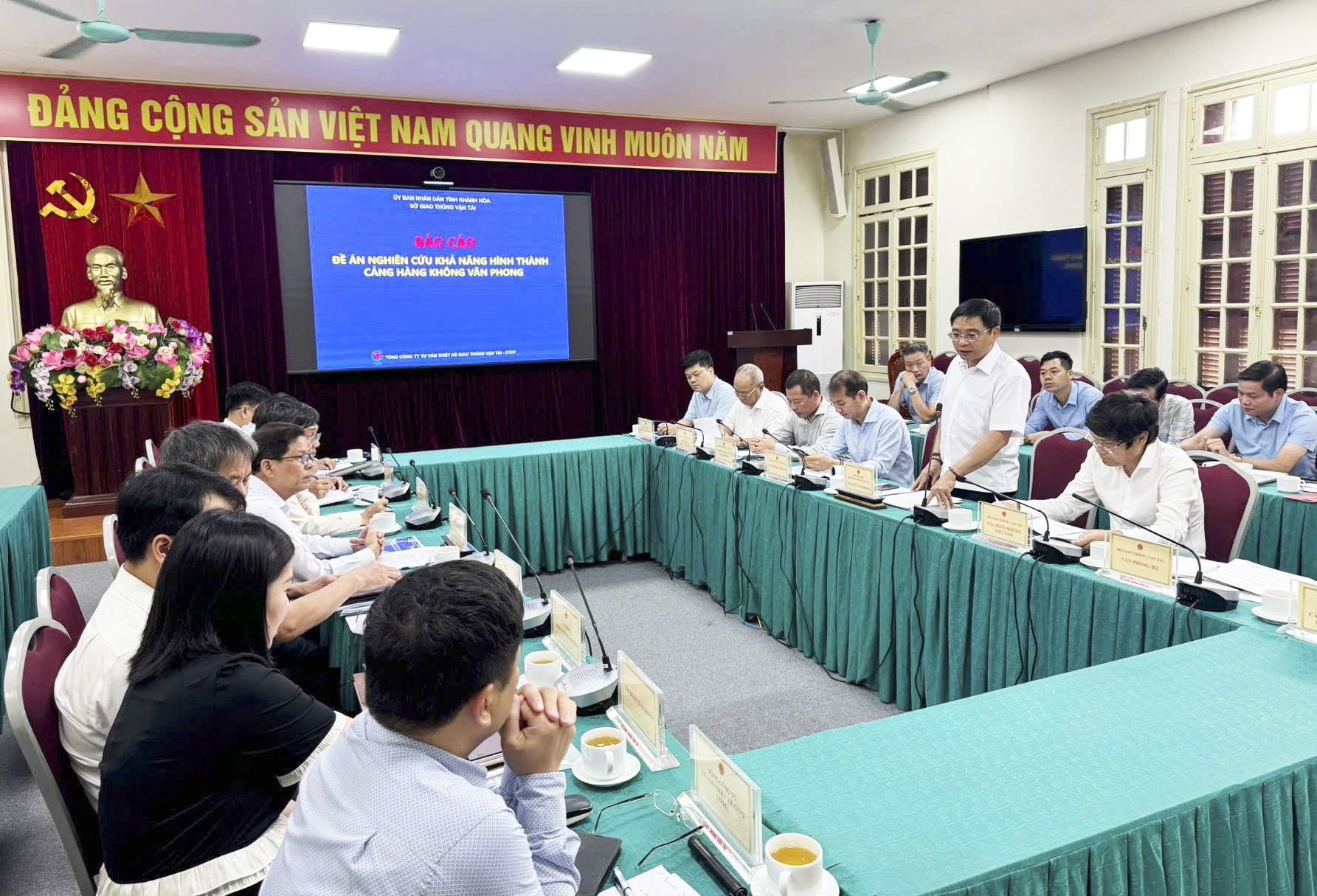 Bộ Giao thông vận tải thống nhất cần thiết đầu tư Cảng hàng không Vân Phong