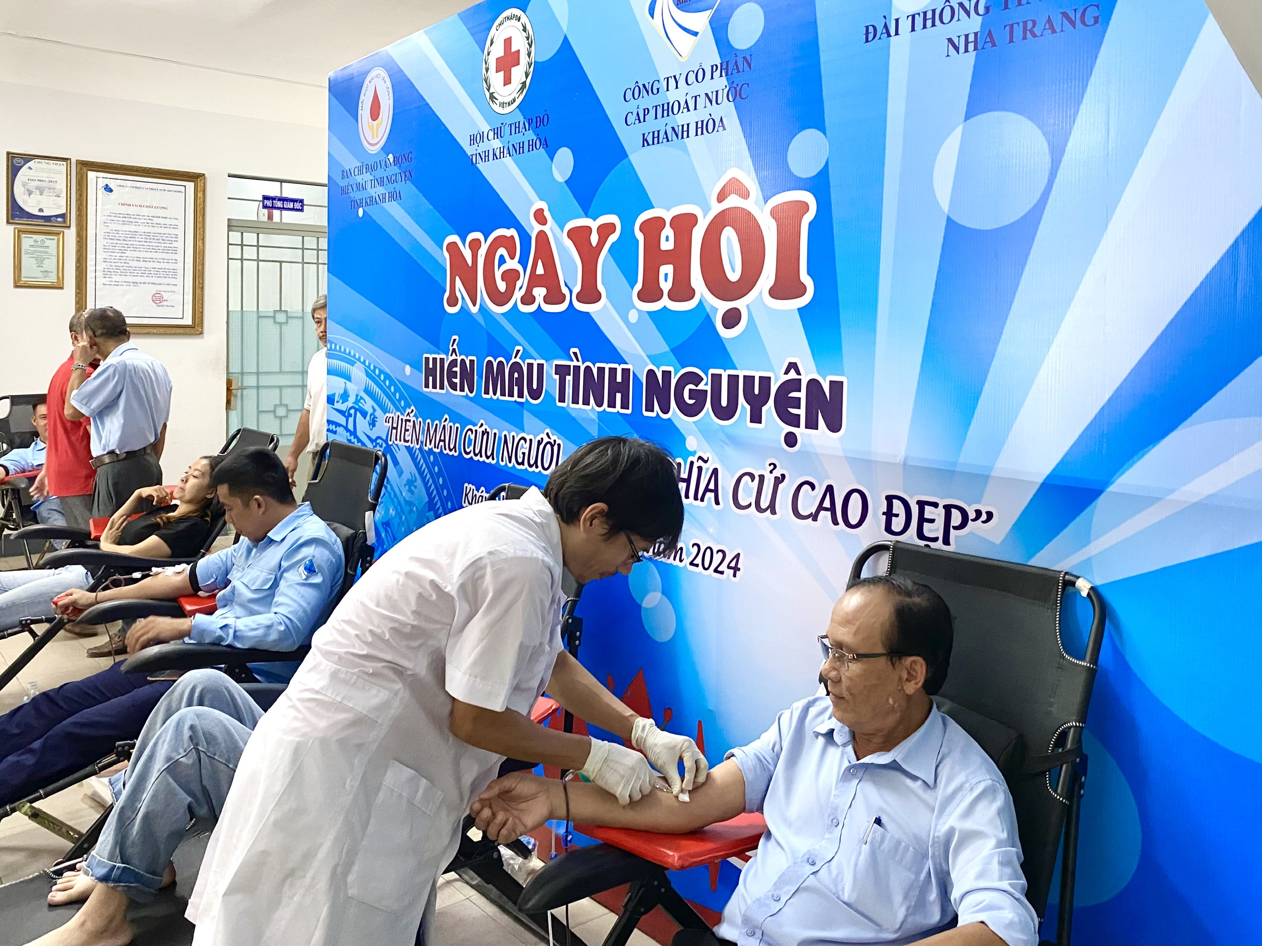 Công ty Cổ phần Cấp thoát nước Khánh Hòa: Gần 100 cán bộ, công nhân viên tham gia hiến máu tình nguyện