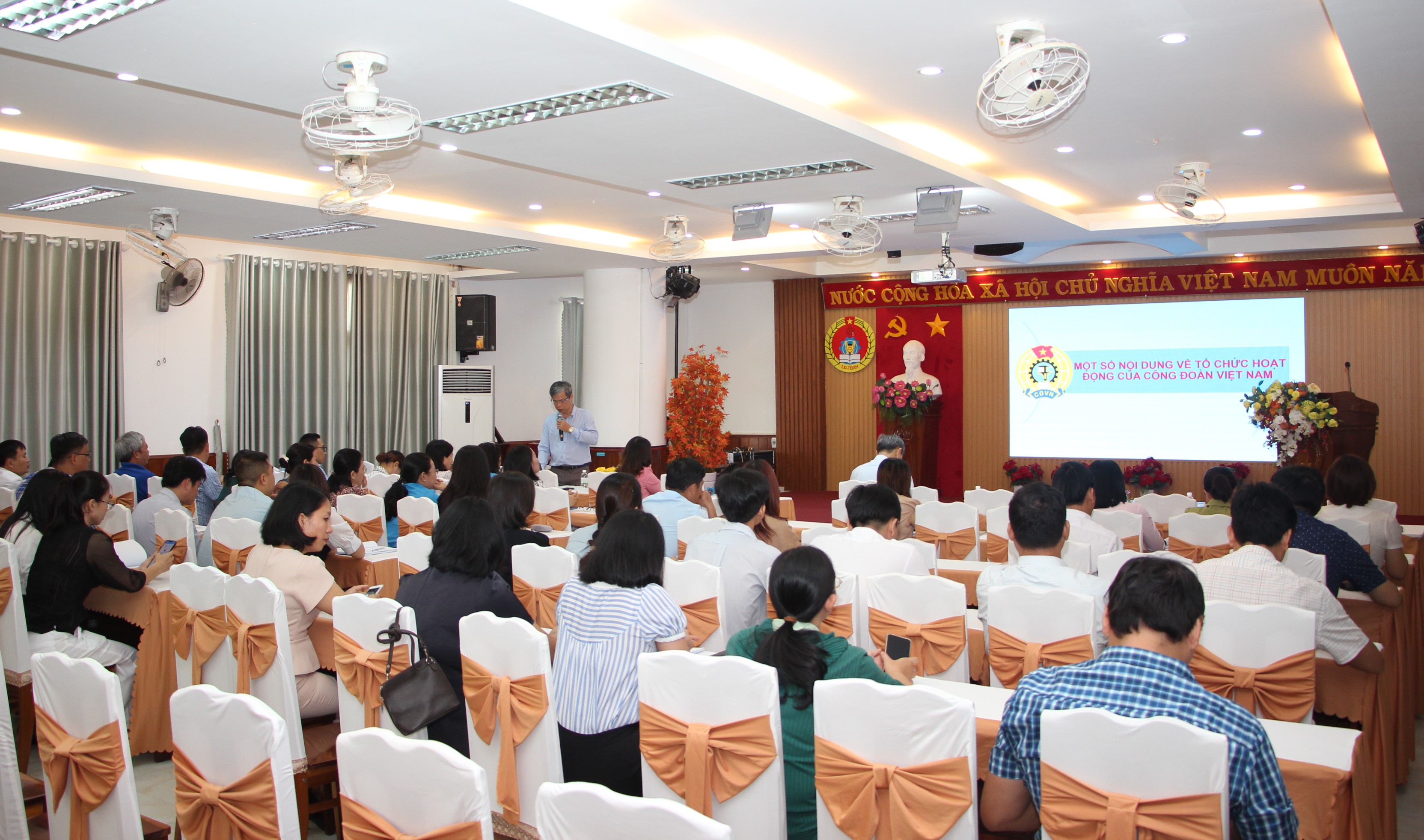 Tập huấn nâng cao năng lực cho cán bộ công đoàn cơ sở thành viên