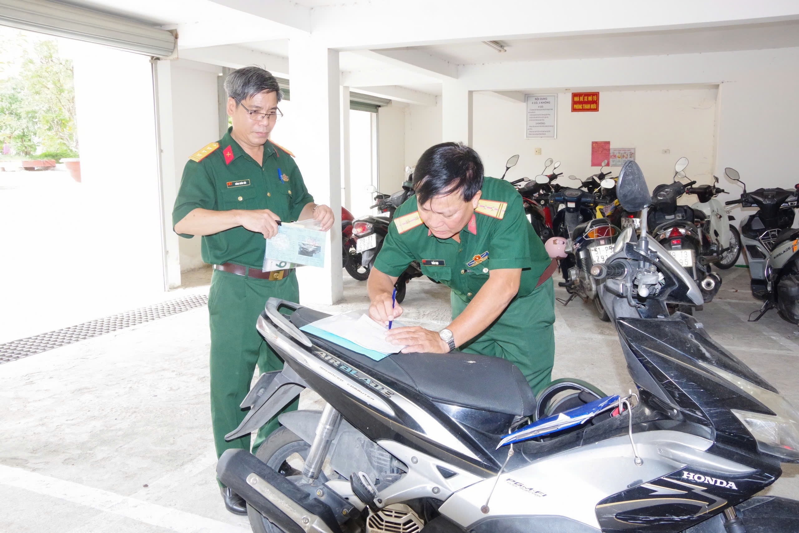 Bộ Chỉ huy Quân sự tỉnh Khánh Hòa:: Kiểm tra nhận thức, kỹ năng lái xe mô tô đối với 140 quân nhân