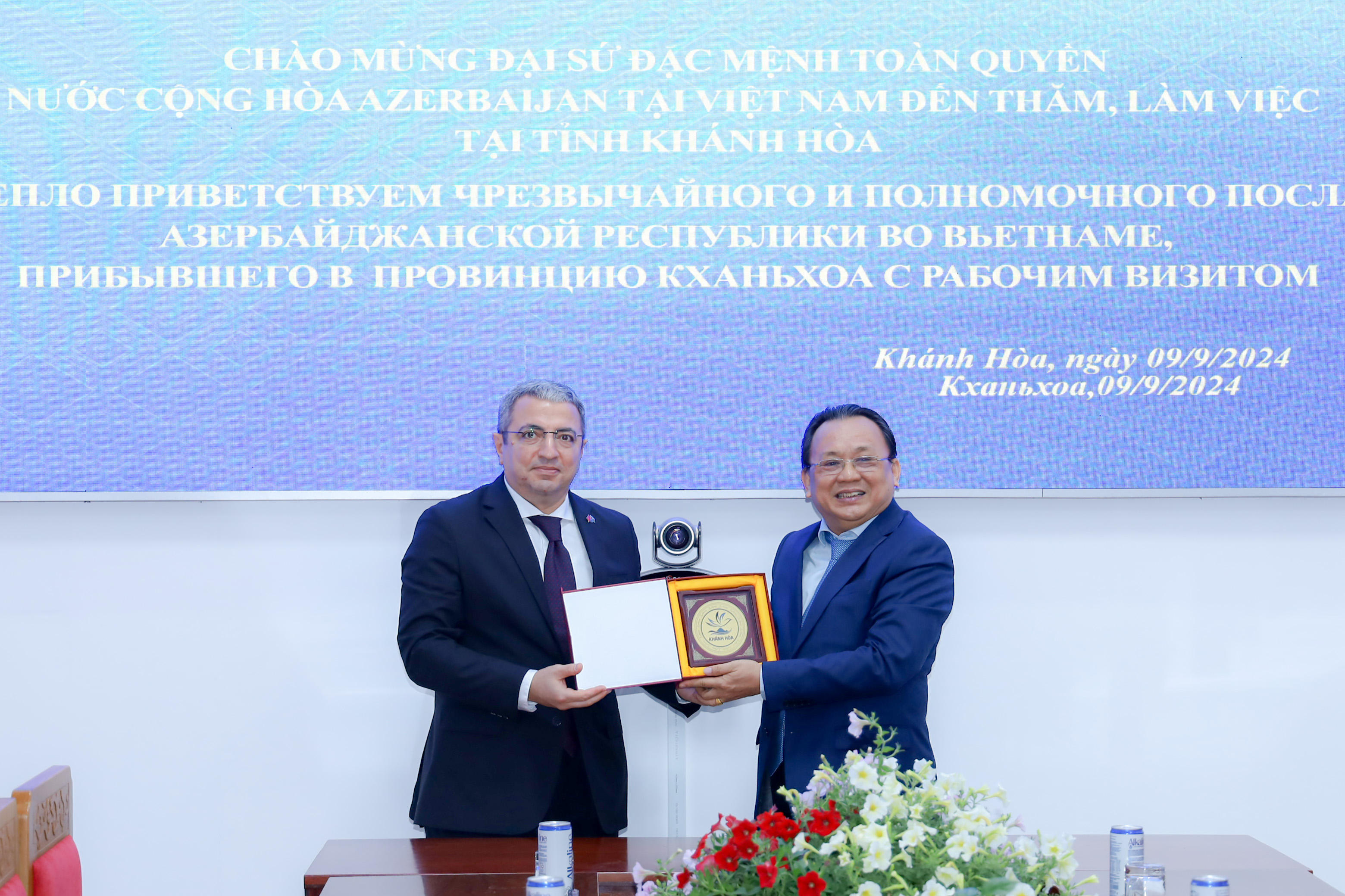 Lãnh đạo tỉnh Khánh Hòa tiếp Đại sứ Đặc mệnh toàn quyền nước Cộng hòa Azerbaijan tại Việt Nam