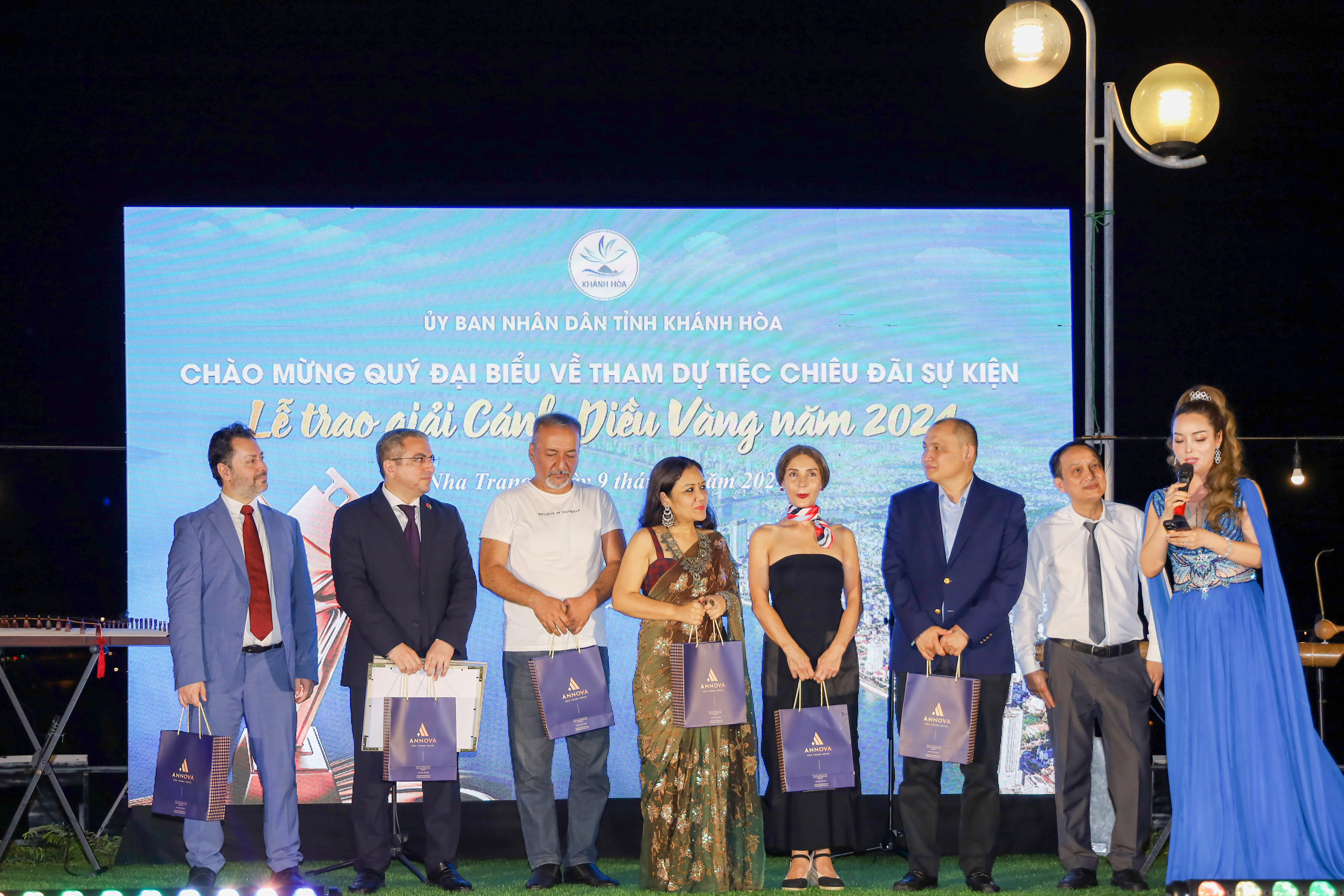 Chào đón các nghệ sĩ, diễn viên, nhà làm phim tham dự Lễ trao giải Cánh diều vàng 2024