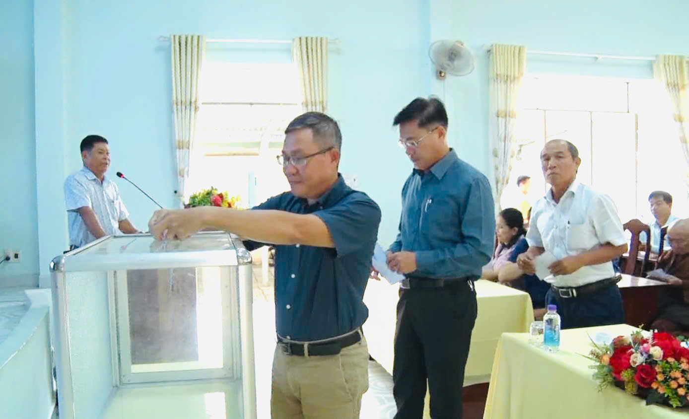 Mặt trận huyện Diên Khánh vận động được hơn 345 triệu đồng ủng hộ đồng bào bị thiệt hại do bão