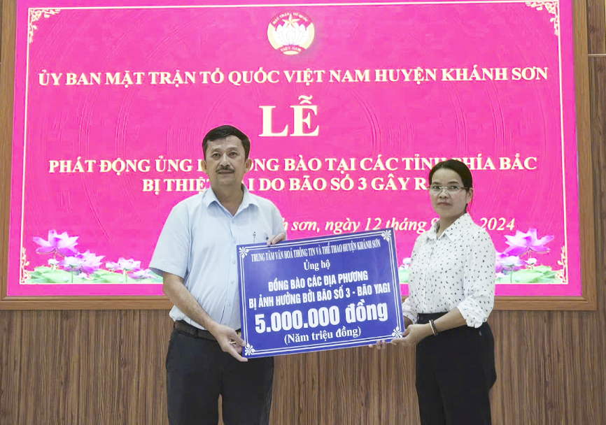 Huyện Khánh Sơn quyên góp, ủng hộ đồng bào các tỉnh miền Bắc bị thiệt hại do cơn bão số 3 gây ra