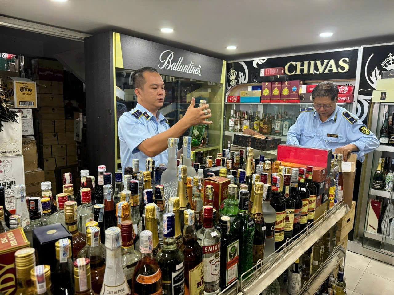 Tăng cường quản lý tem điện tử đối với rượu và thuốc lá sản xuất trong nước