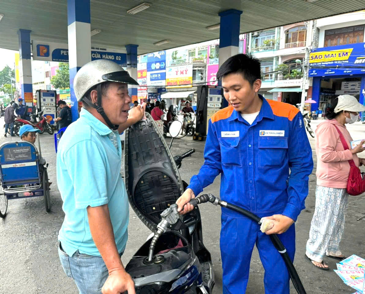 Giá xăng dầu biến động nhẹ