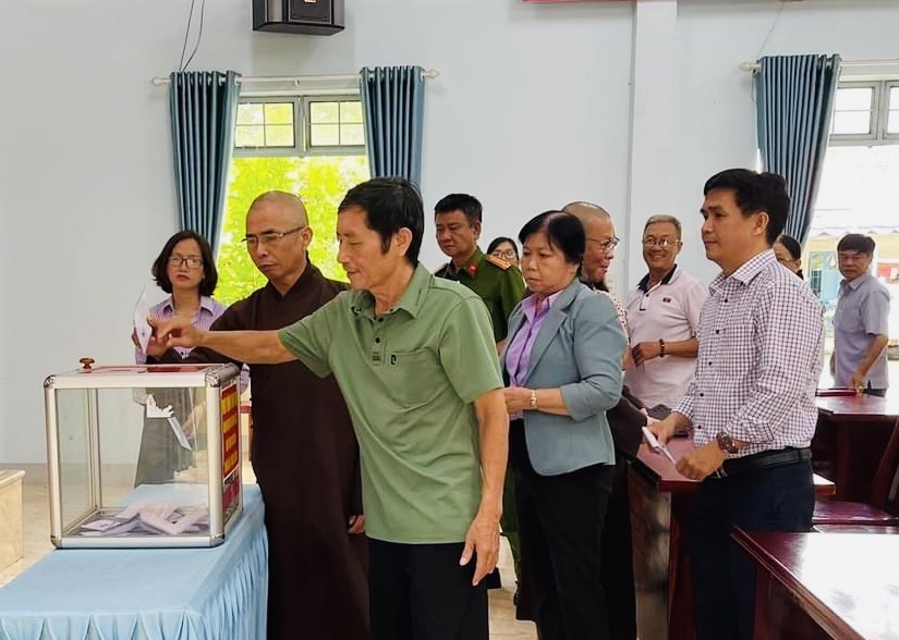 Xã Vĩnh Phương tiếp nhận hơn 104 triệu đồng ủng hộ các tỉnh miền Bắc bị thiệt hại do bão số