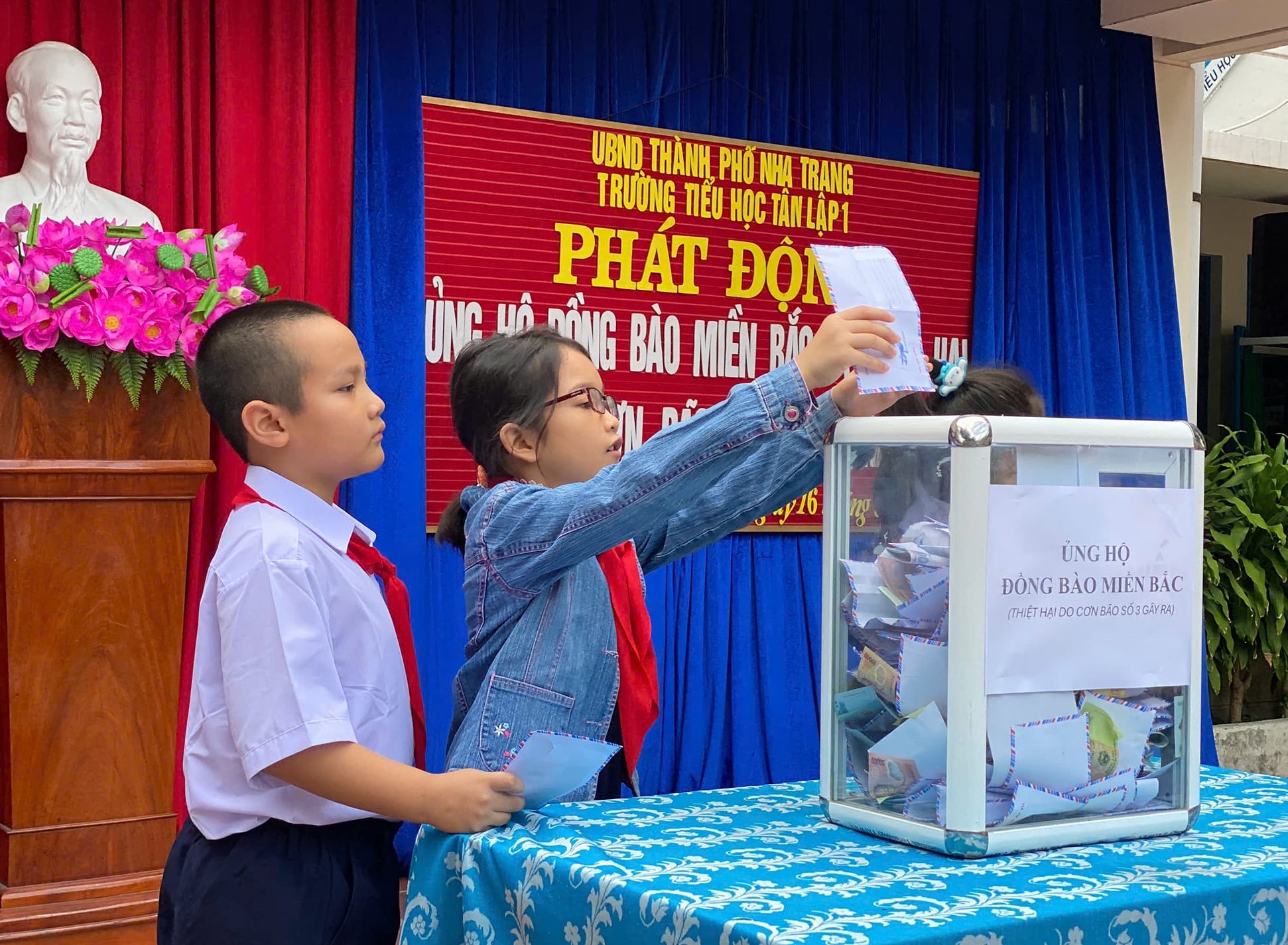 Ngành Giáo dục tỉnh Khánh Hòa quyên góp hơn 5,1 tỷ đồng hỗ trợ các địa phương bị thiệt hại do bão lũ