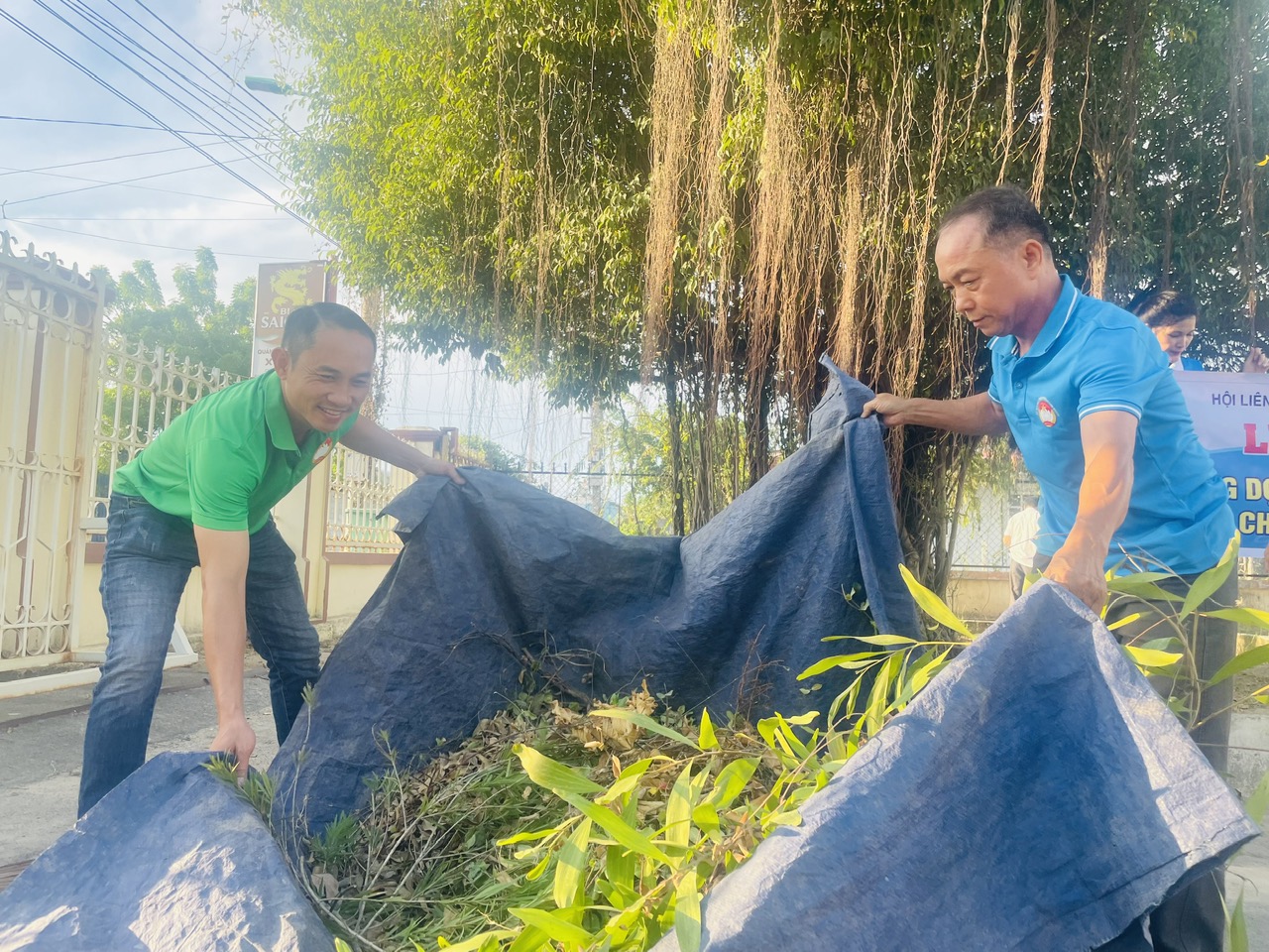 Thu gom rác thải các tại khu vực công cộng