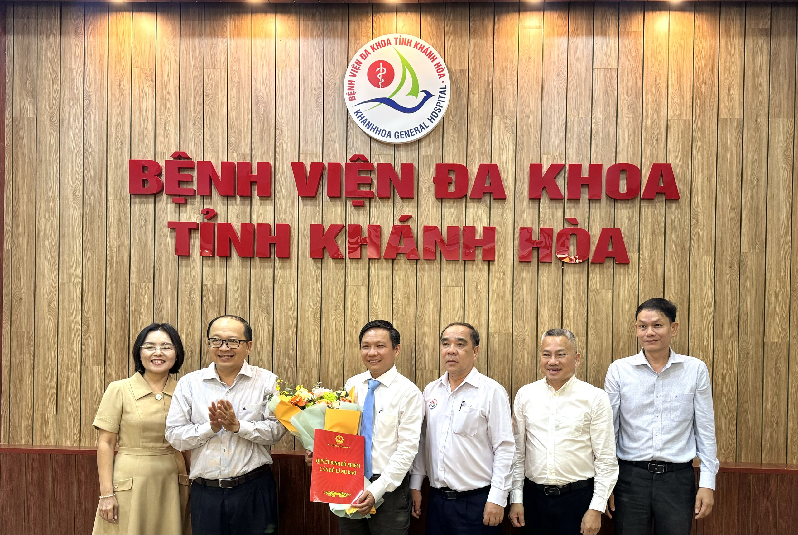 Ông Nguyễn Thanh Tồn giữ chức vụ Phó Giám đốc Bệnh viện Đa khoa tỉnh Khánh Hòa