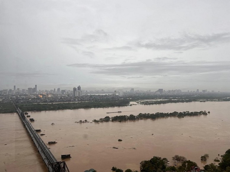 Thủ tướng chỉ đạo tập trung ứng phó lũ lớn, đảm bảo an toàn đê điều trên các sông ở Bắc Bộ, nhất là hệ thống sông Hồng - sông Thái Bình. Ảnh: CP. 