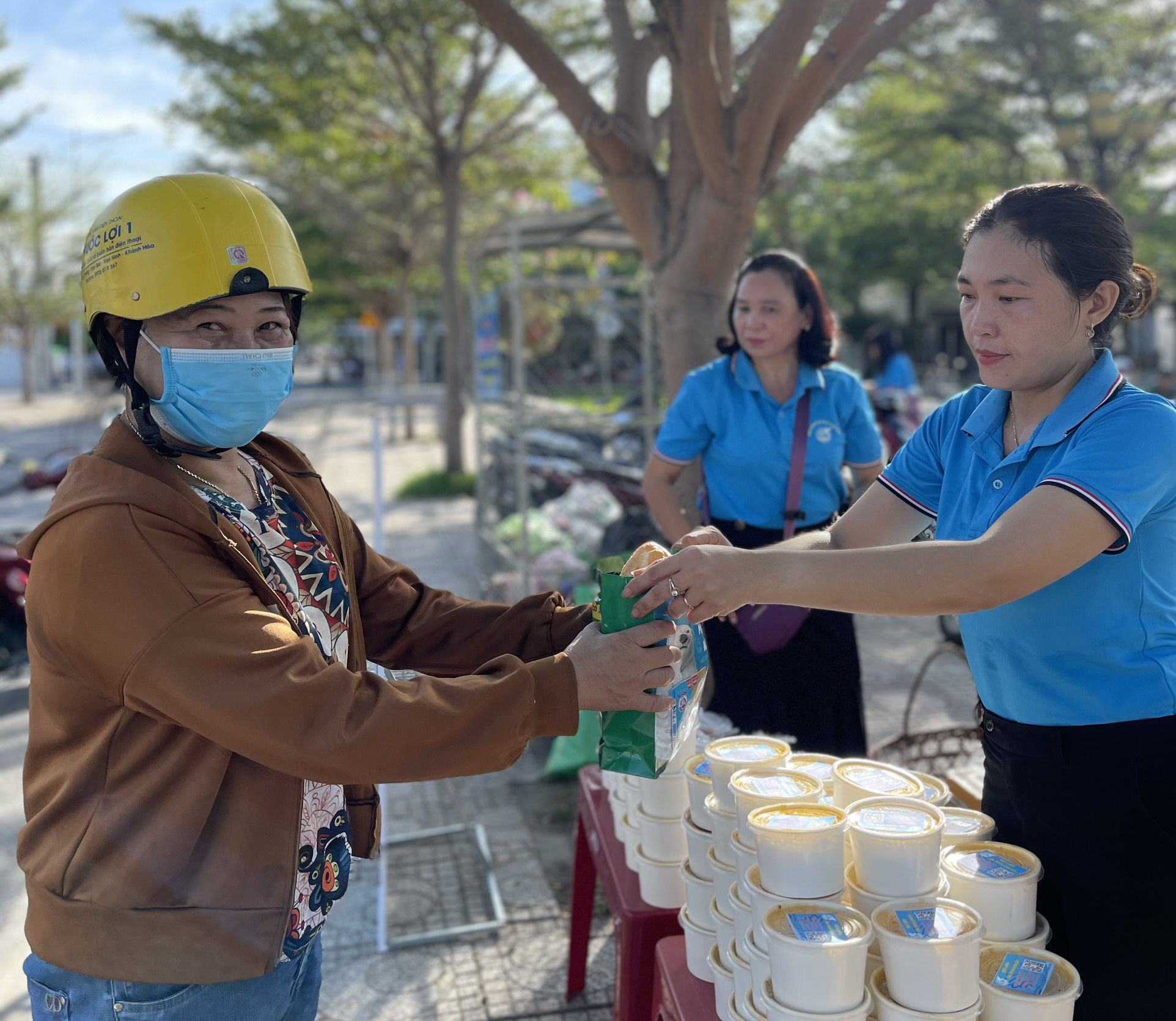 Để phụ nữ khẳng định mình - Kỳ 2: Nhiều đóng góp, nhưng vẫn còn rào cản