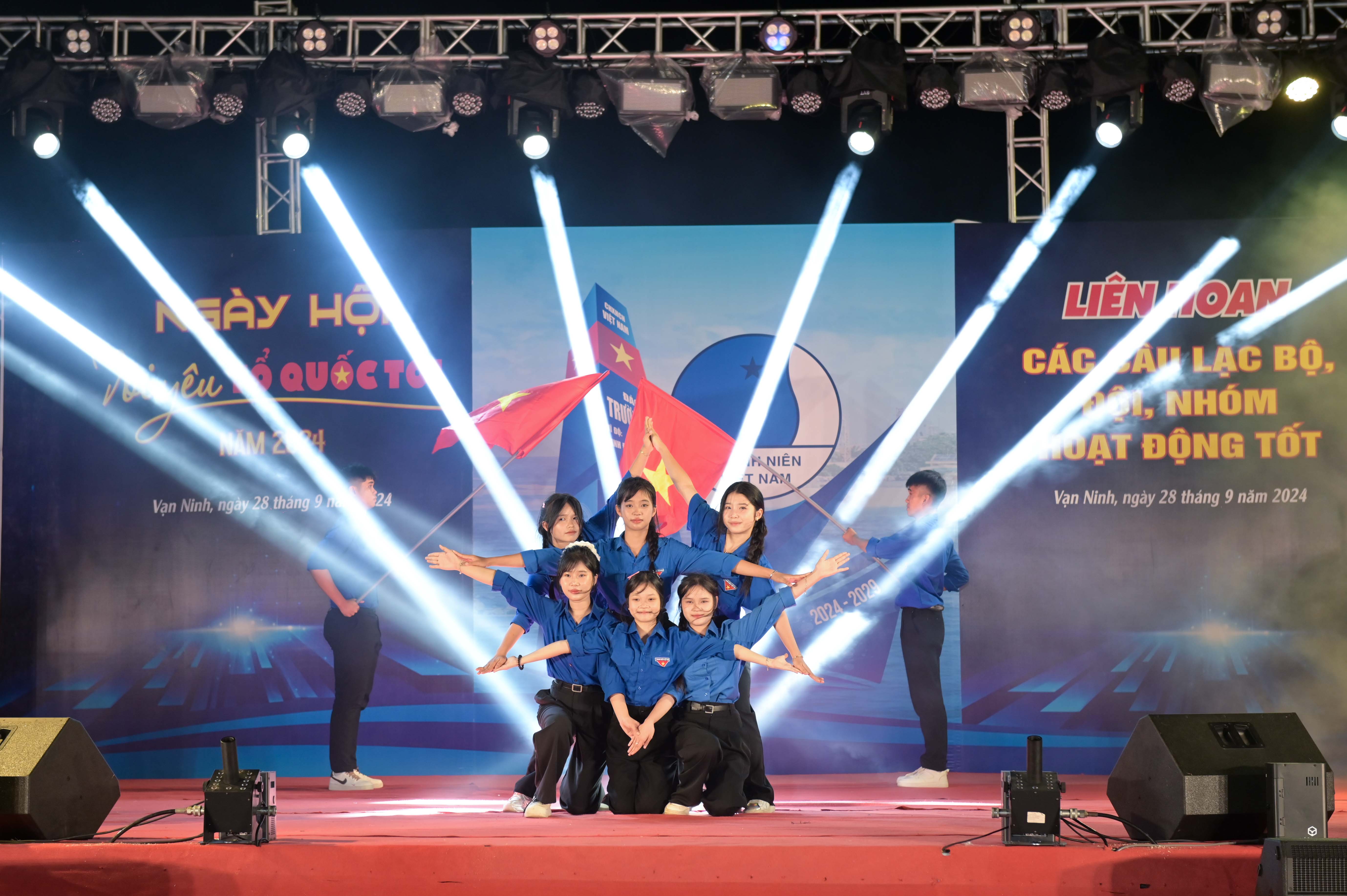 Sôi nổi Ngày hội "Tôi yêu Tổ quốc tôi"