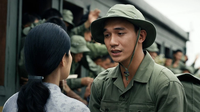 Cảnh trong phim Mưa đỏ. (Ảnh: Galaxy Studio)