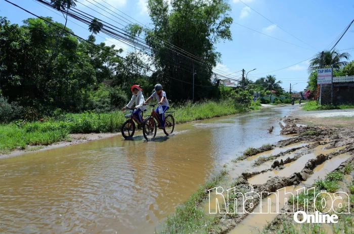Xã Tân Định: Nhiều tuyến đường xuống cấp nghiêm trọng