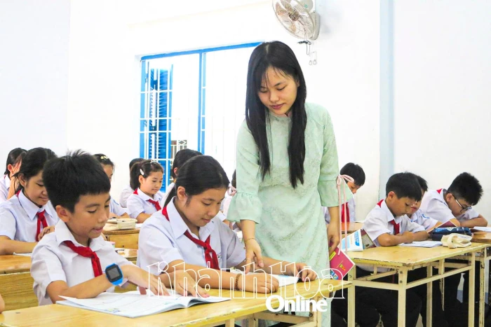 Dạy học 2 buổi/ngày cấp trung học còn khó khăn