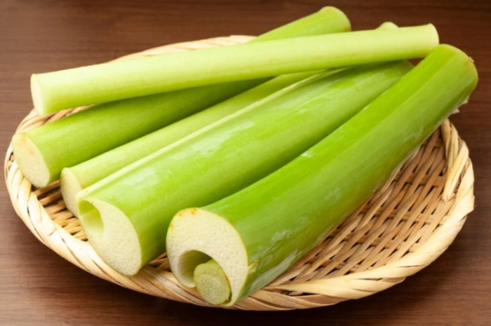 Bí kíp sơ chế dọc mùng giòn ngon mà không gây ngứa