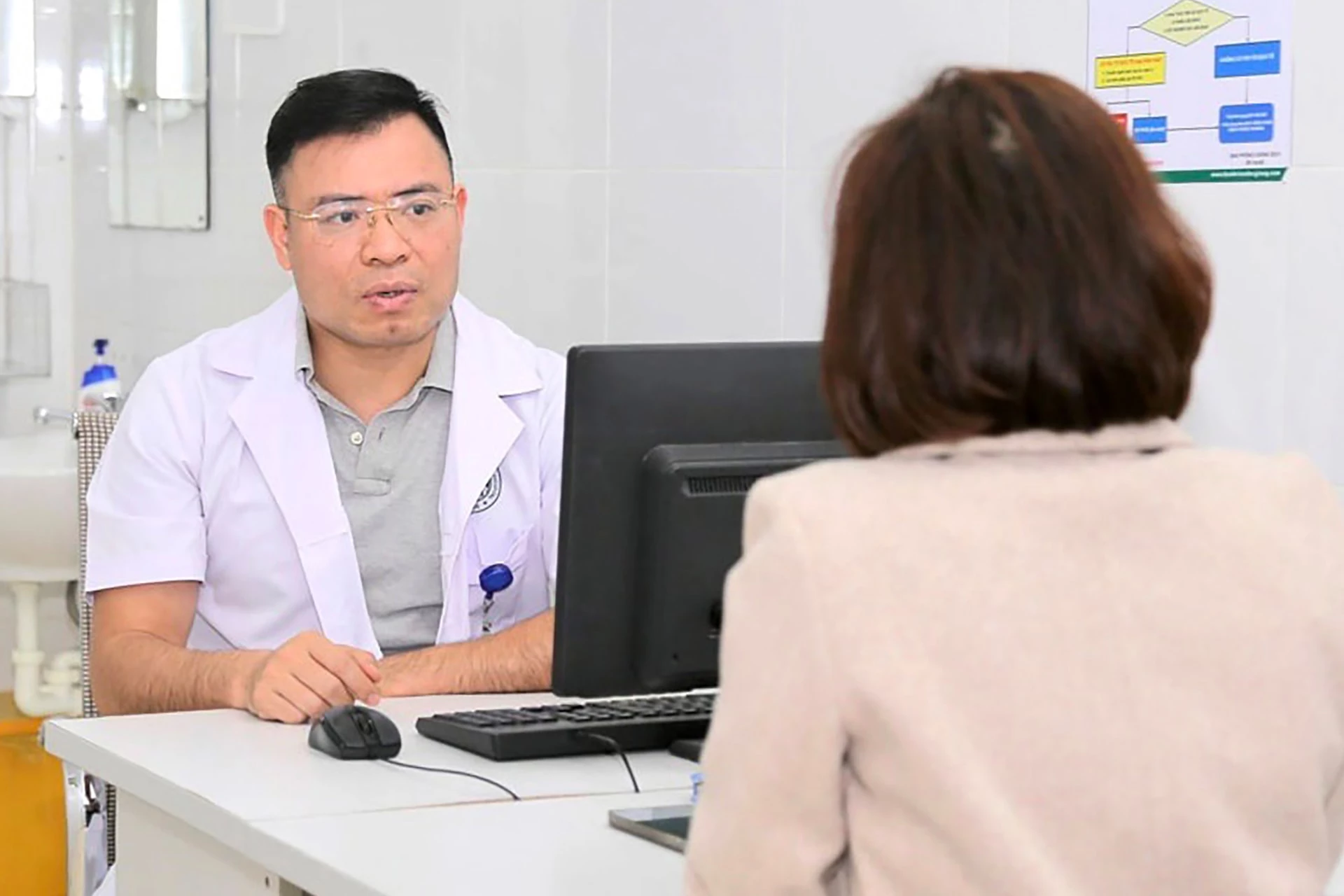 Khám và tư vấn rối loạn giấc ngủ tại Bệnh viện Đa khoa Đức Giang. Ảnh: Thu Ninh