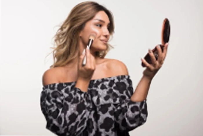 Mách bạn vài mẹo trang điểm để đối phó với những ngày thời tiết “khó dỗ dành”