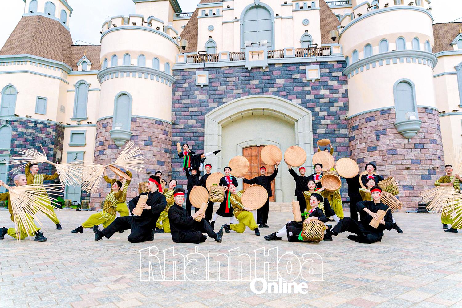 Art performance at VinWonders Nha Trang.