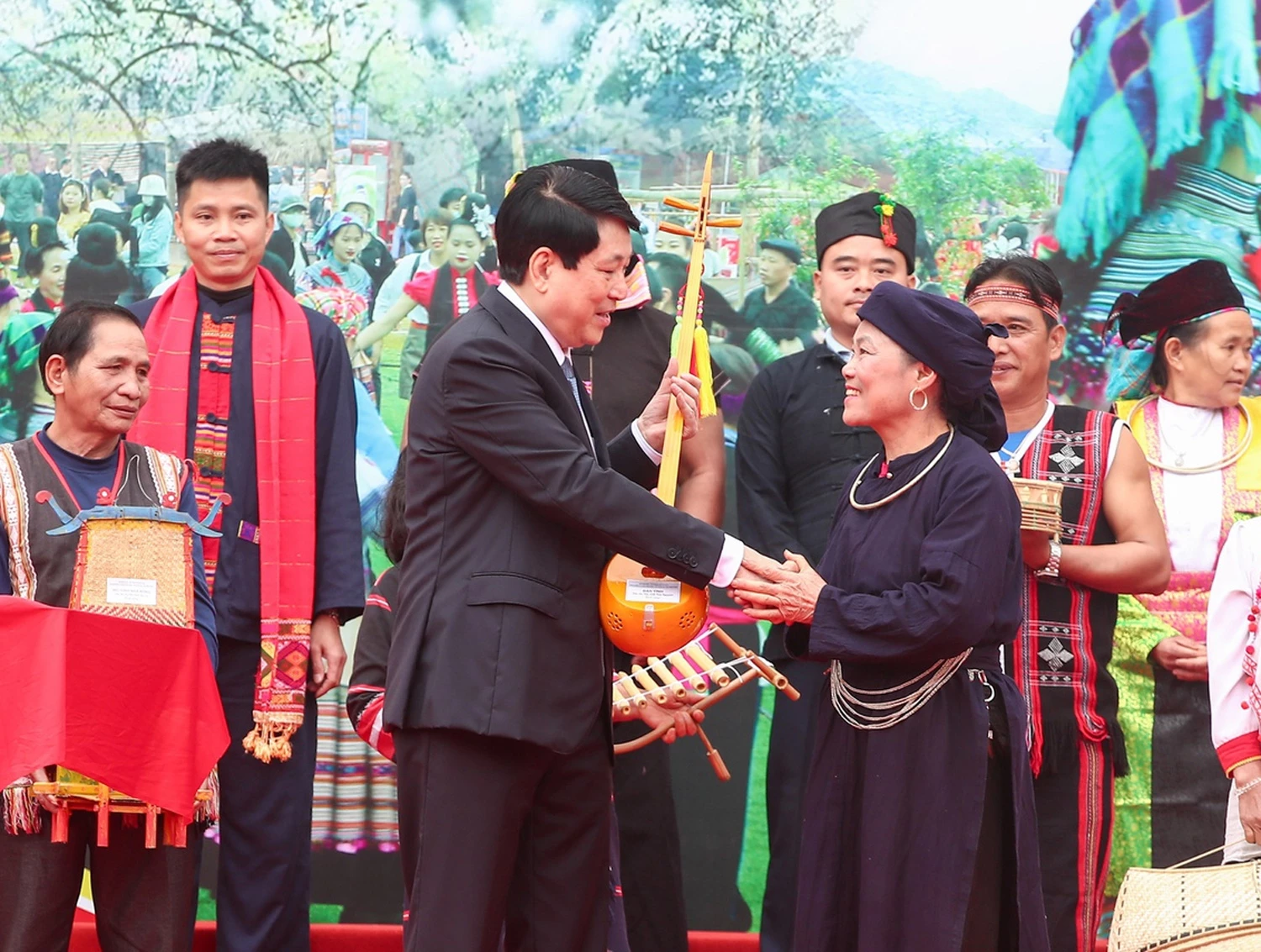 Ủy viên Bộ Chính trị, Chủ tịch nước Lương Cường dự Ngày hội Sắc xuân trên mọi miền Tổ quốc năm 2025_Nguồn: bvhttdl.gov.vn