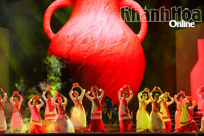 Colorful La Tien Show 