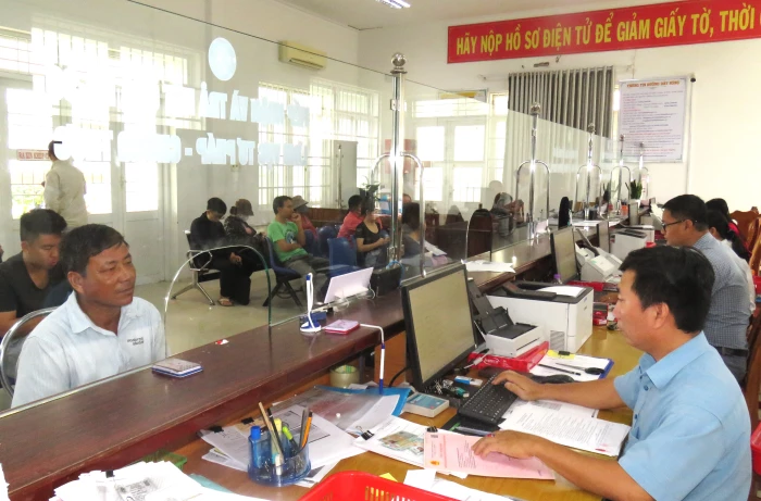 Xã Vạn Ninh tiếp nhận hơn 3.670 hồ sơ thủ tục hành chính