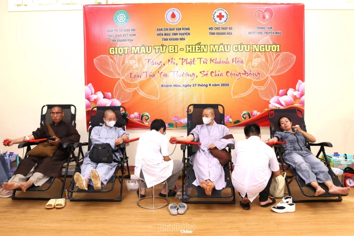 Ngày hội hiến máu tình nguyện tại chùa Long Sơn