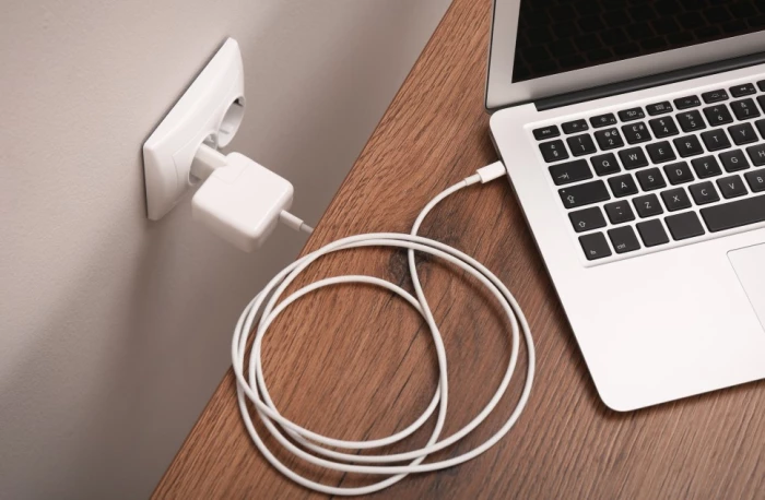 Giải mã hiện tượng laptop mới mua mau hết pin: Nguyên nhân và cách khắc phục hợp lý