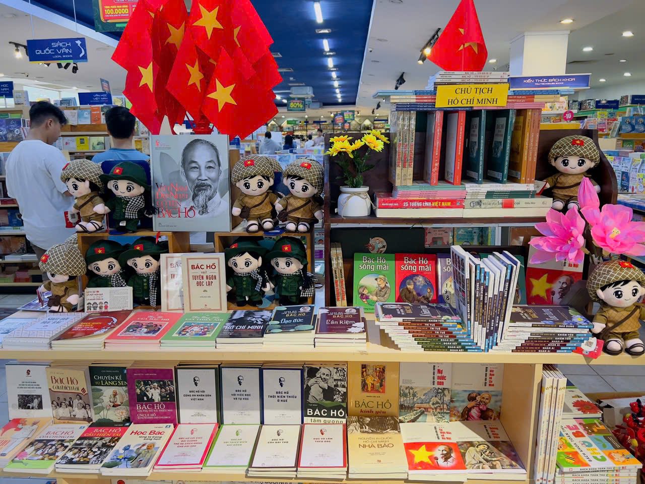 Các cuốn sách mới được giới thiệu trong các nhà sách tại TP Hồ Chí Minh.