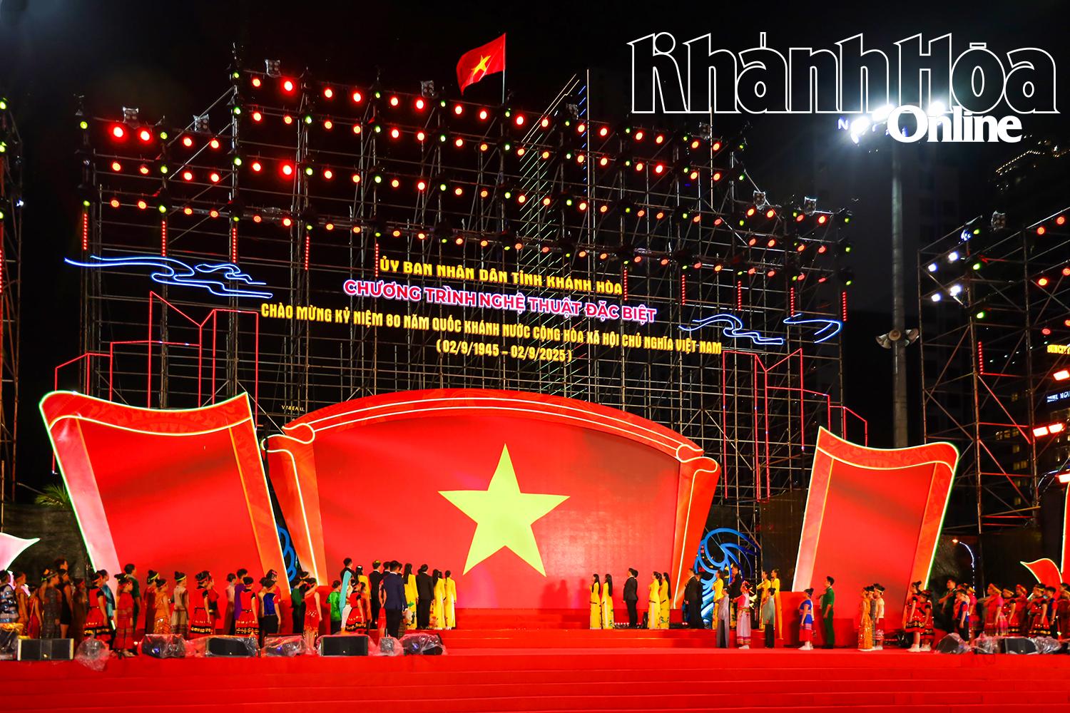 Solemn flag salute ceremony opens the music program 

