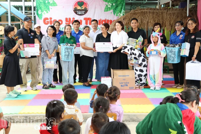 Hành trình "Gieo yêu thương" tại Trường Mầm non Vành Khuyên, xã Suối Dầu