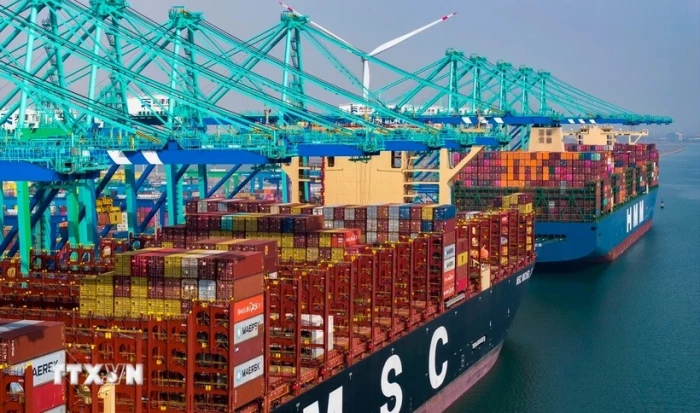 Xuất khẩu Trung Quốc xuống mức thấp nhất trong 6 tháng