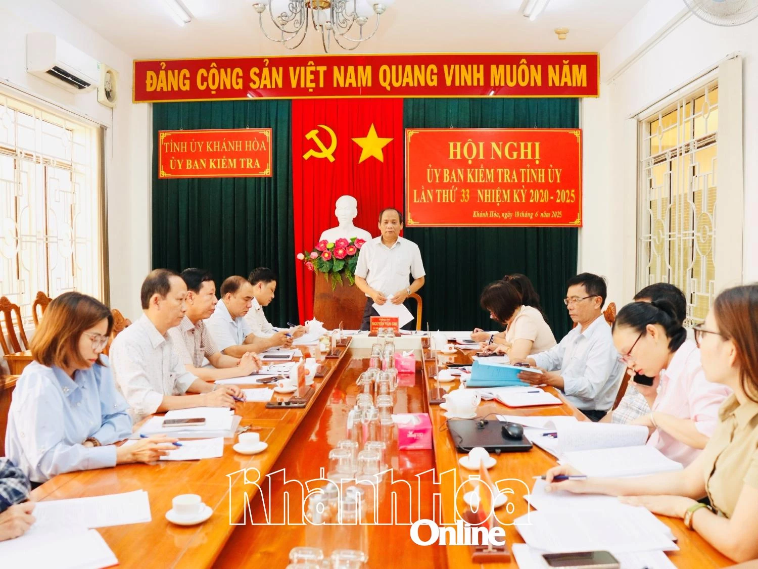 Hội nghị Ủy ban Kiểm tra Tỉnh ủy Khánh Hòa (cũ) lần thứ 33, nhiệm kỳ 2020 - 2025 (ngày 10-6-2025). Ảnh: XUÂN THÀNH