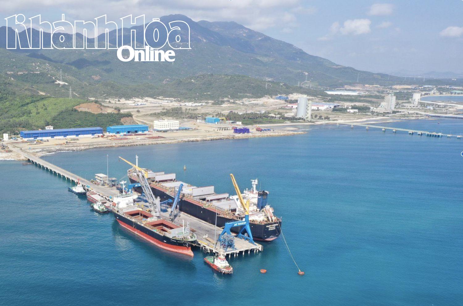 Cảng tổng hợp quốc tế Nam Vân Phong được đầu tư bởi một doanh nghiệp tư nhân của Khánh Hòa.