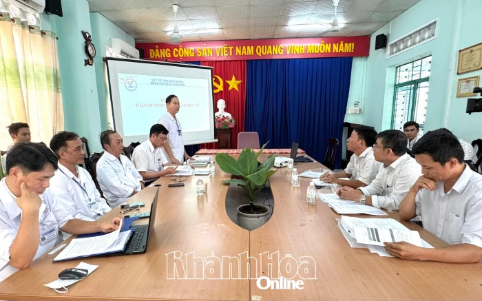 Thẩm định hồ sơ bệnh án điện tử tại Bệnh viện Bệnh nhiệt đới tỉnh Khánh Hòa