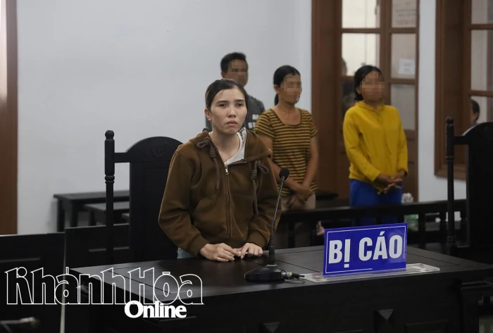 Xô ngã trẻ dẫn tới tử vong, 1 bảo mẫu lãnh án